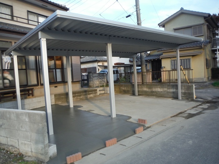 市原市:3台分の駐車場へ拡張 頑丈なカーポートにリフォーム
