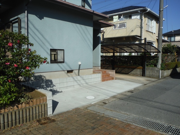 市原市:埋設配管とスペース確保に配慮して開放的な駐車場を増設