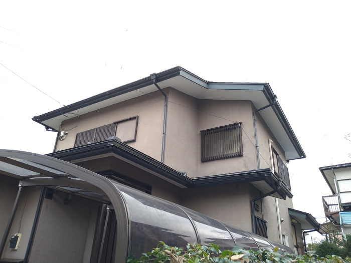 市原市:痛みが気になる軒天、木製窓格子、玄関周りをリフォーム